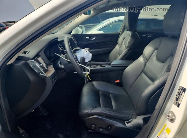 YV4L12DK8N1091275 2022 VOLVO XC60 White Vista interior delantera