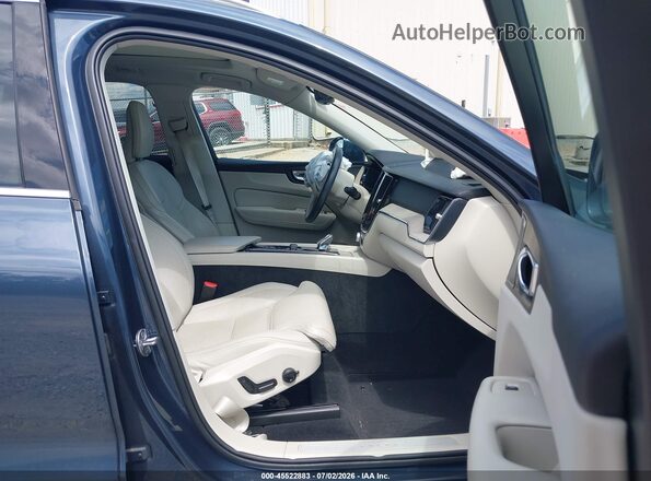 YV4L12DL8N1002474 2022 VOLVO XC60 Gray Вид салону спереду