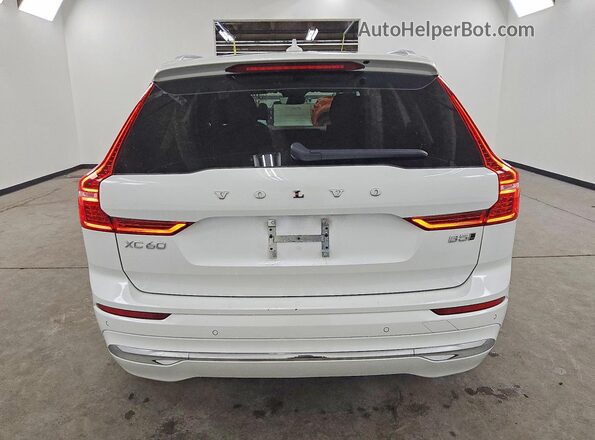 YV4L12RE4P1266272 2023 VOLVO XC60 Белый Вид сзади