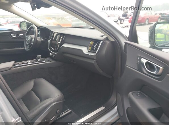YV4L12RK0R1822280 2024 VOLVO XC60 Gray Vista interior delantera