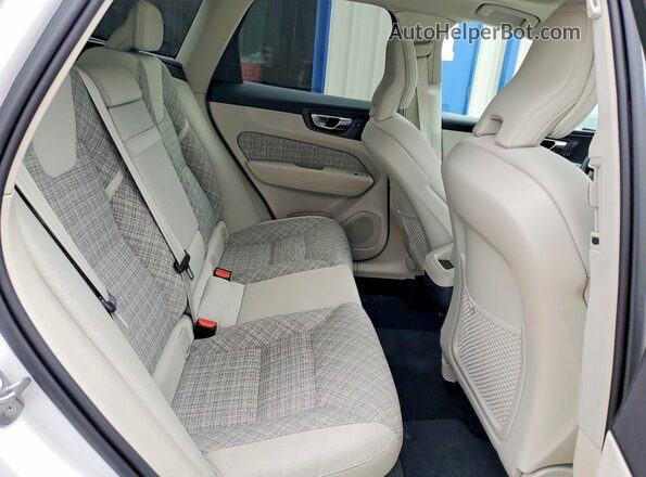 YV4L12RK9N1053806 2022 VOLVO XC60 White უკანა სავარძლების ხედი
