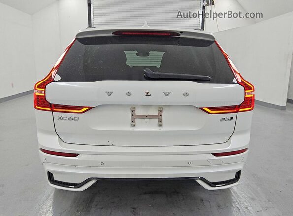YV4L12RL2R1911857 2024 VOLVO XC60 White Вид ззаду