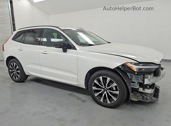 YV4L12RL2R1911857 2024 VOLVO XC60 White Передня права чверть