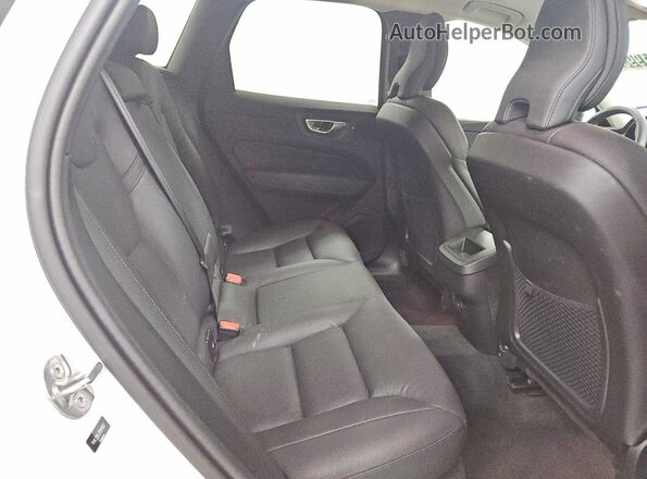 YV4L12RL2R1911857 2024 VOLVO XC60 White Вид задньої частини салону