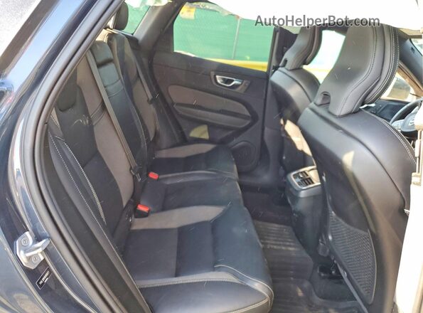YV4L12RM1N1906071 2022 VOLVO XC60 Blue Vista de los asientos traseros