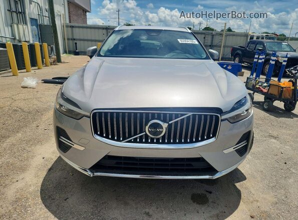 YV4L12RN7P1253824 2023 VOLVO XC60 Silver Vista frontal