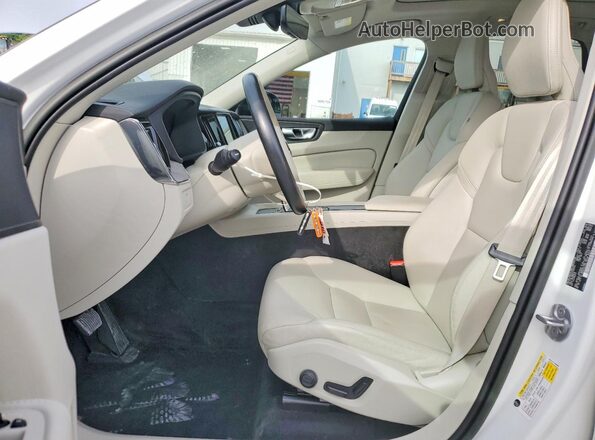 YV4L12RW1P1305375 2023 VOLVO XC60 White Вид салону спереду