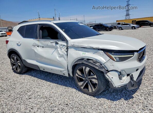 YV4L12UA2P2939381 2023 VOLVO XC40 White Przód prawy