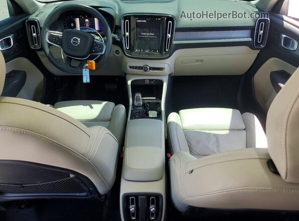 YV4L12UA2P2939381 2023 VOLVO XC40 White Widok deski rozdzielczej