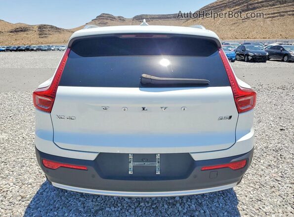 YV4L12UA2P2939381 2023 VOLVO XC40 White Widok z tyłu