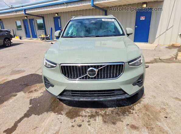 YV4L12UA4P2932576 2023 VOLVO XC40 Beige Vista frontal