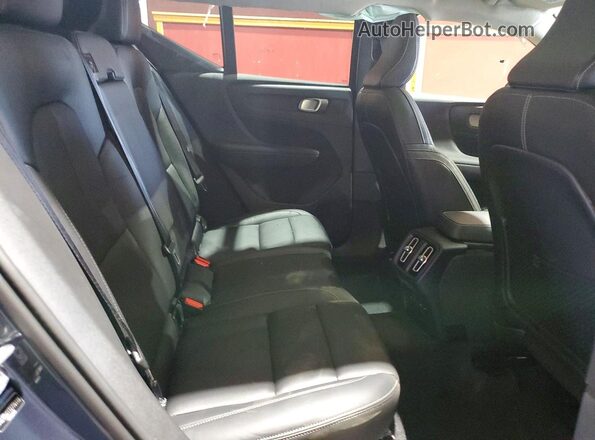 YV4L12UC1T2776119 2026 VOLVO XC40 Blue Вид задньої частини салону