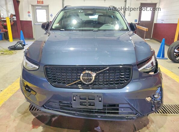 YV4L12UC1T2776119 2026 VOLVO XC40 Blue Вид спереду