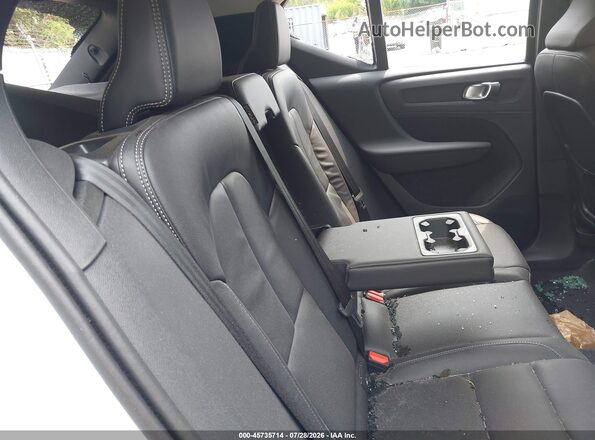 YV4L12UC2T2782463 2026 VOLVO XC40 Blue VIN կոդի պիտակի տեսք