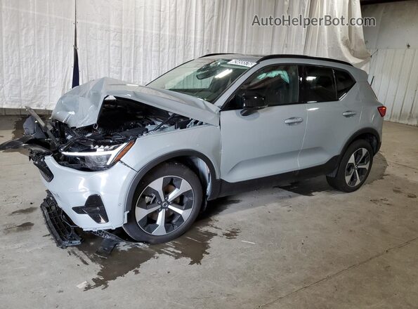 YV4L12UC3T2795755 2026 VOLVO XC40 Gray 