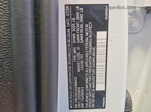 YV4L12UC4S2488433 2025 VOLVO XC40 White Rear view