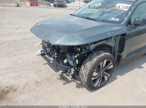 YV4L12UC4T2772243 2026 VOLVO XC40 Серый Вид спереди