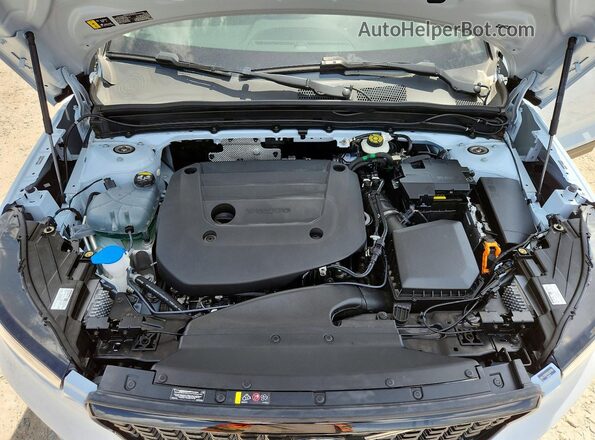 YV4L12UC5S2537901 2025 VOLVO XC40 Blue Rear interior view