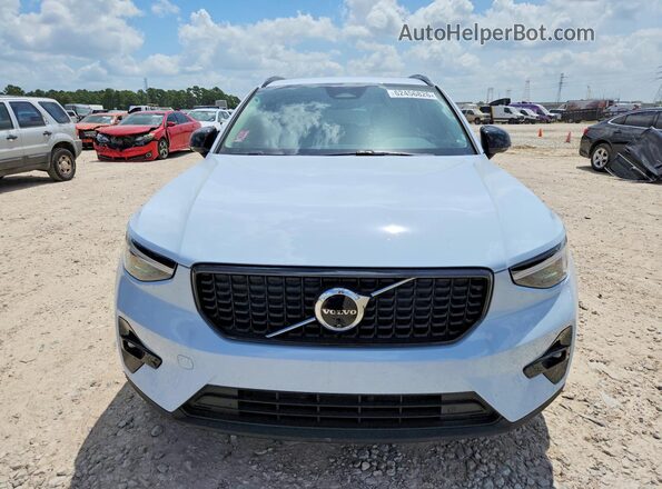 YV4L12UC5S2537901 2025 VOLVO XC40 Blue Front view