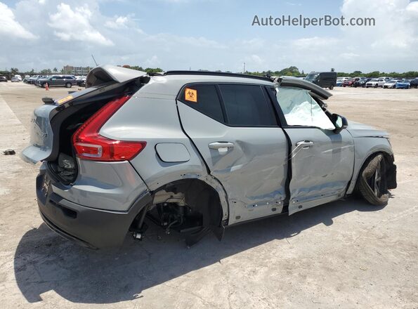 YV4L12UC7T2788436 2026 VOLVO XC40 Gray 