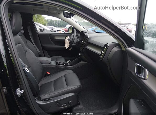 YV4L12UC8S2609044 2025 VOLVO XC40 Black წინა სალონის ხედი