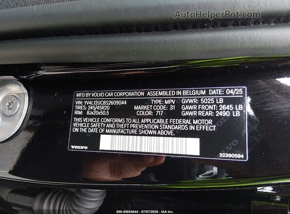 YV4L12UC8S2609044 2025 VOLVO XC40 Black ძრავის განყოფილების ხედი