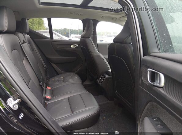 YV4L12UC8S2609044 2025 VOLVO XC40 Black VIN კოდის სტიკერის ხედი