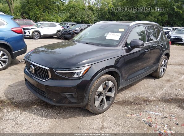 YV4L12UE0S2489841 2025 VOLVO XC40 Черный Передняя левая четверть