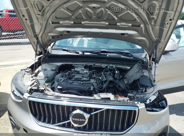 YV4L12UE1P2049974 2023 VOLVO XC40 Gold Rear view