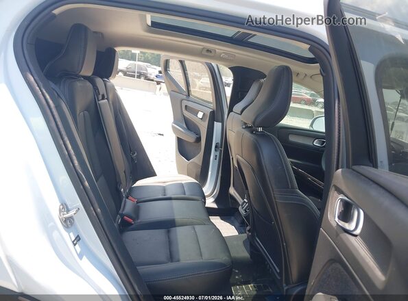 YV4L12UE1R2378533 2024 VOLVO XC40 Gray Widok naklejki z numerem VIN
