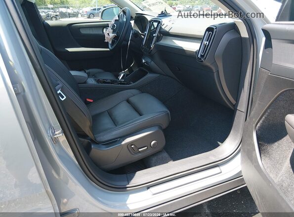 YV4L12UE2S2488612 2025 VOLVO XC40 Gray წინა სალონის ხედი