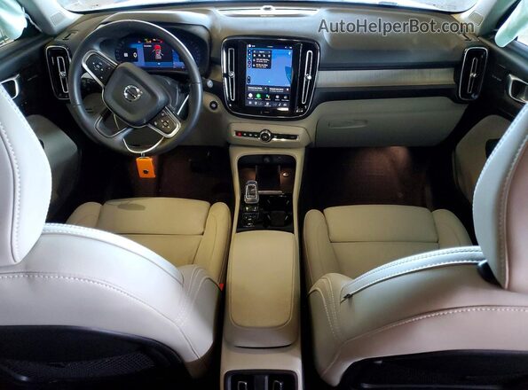 YV4L12UE6S2531168 2025 VOLVO XC40 Gray Widok deski rozdzielczej