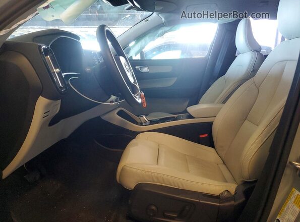 YV4L12UE6S2531168 2025 VOLVO XC40 Gray Widok wnętrza z przodu