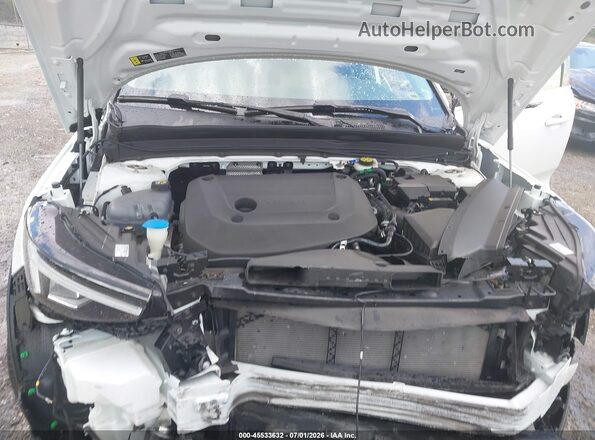 YV4L12UE7R2204904 2024 VOLVO XC40 White უკანა ხედი