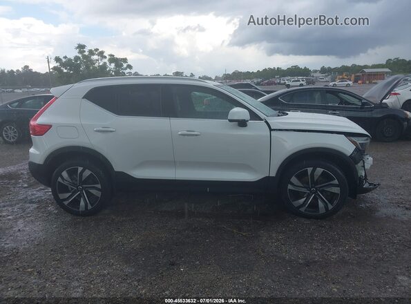 YV4L12UE7R2204904 2024 VOLVO XC40 White ხელსაწყოთა პანელის ხედი