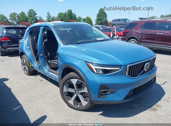YV4L12UE7S2587541 2025 VOLVO XC40 Синий Панорамный вид салона 360°