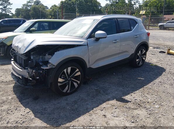 YV4L12UEXS2509884 2025 VOLVO XC40 Серый Передняя левая четверть