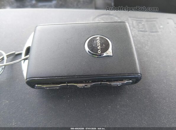 YV4L12UEXS2509884 2025 VOLVO XC40 Серый Вид панели приборов