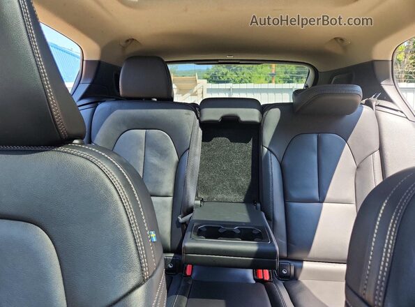 YV4L12UEXS2608883 2025 VOLVO XC40 Black Widok tylnych siedzeń
