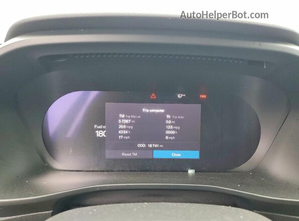 YV4L12UJ0S2477704 2025 VOLVO XC40 Gray Widok zestawu wskaźników