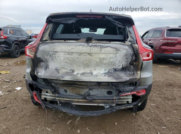 YV4L12UJ0S2477704 2025 VOLVO XC40 Gray Widok z tyłu