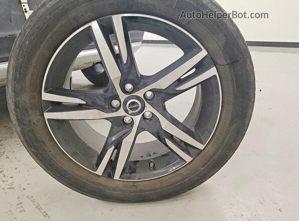 YV4L12UJ3S2474604 2025 VOLVO XC40 Черный Вид наклейки с VIN-кодом