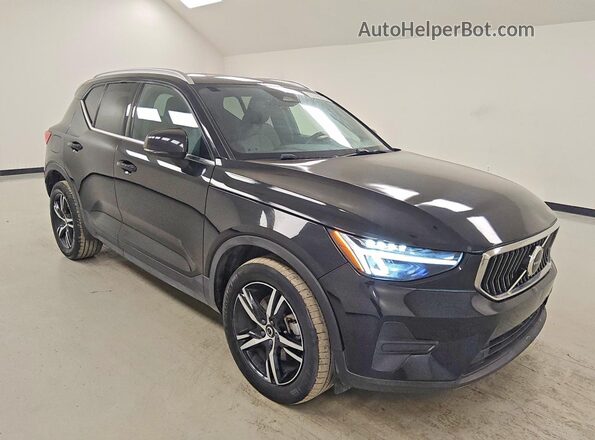 YV4L12UJ3S2474604 2025 VOLVO XC40 Черный Передняя правая четверть
