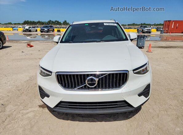 YV4L12UJ5S2544331 2025 VOLVO XC40 Белый Вид спереди