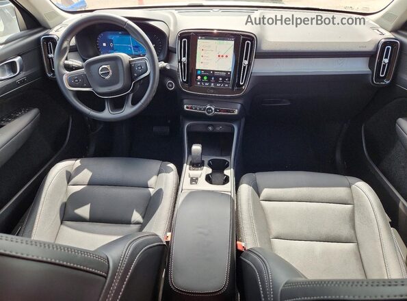 YV4L12UJ5S2544331 2025 VOLVO XC40 Белый Вид панели приборов