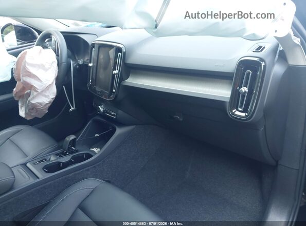 YV4L12UJ6S2545150 2025 VOLVO XC40 Black Front interior view