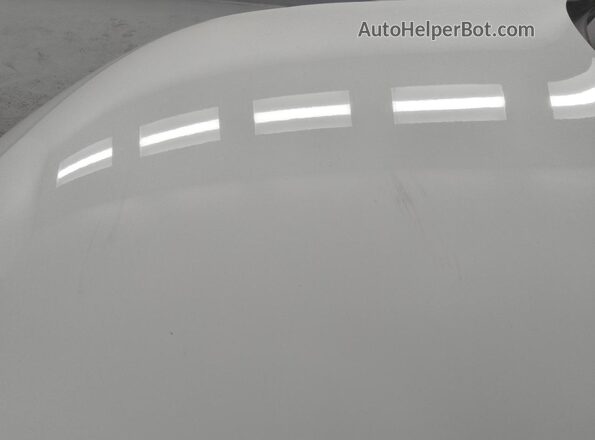 YV4L12UK2R2211653 2024 VOLVO XC40 White 