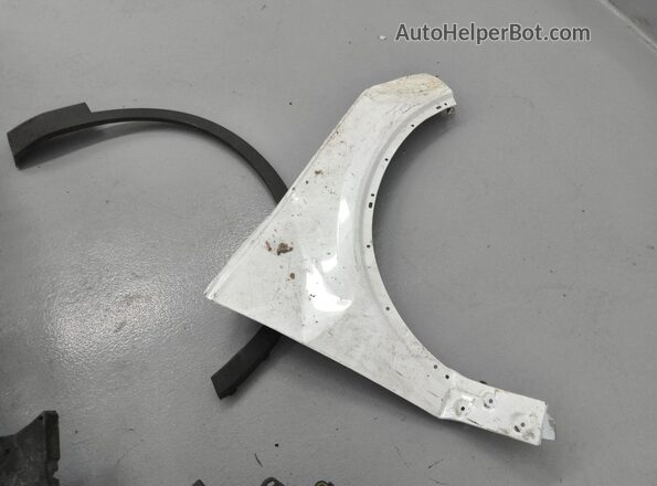 YV4L12UK2R2211653 2024 VOLVO XC40 White 