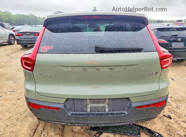 YV4L12UK5R2215860 2024 VOLVO XC40 Green უკანა ხედი