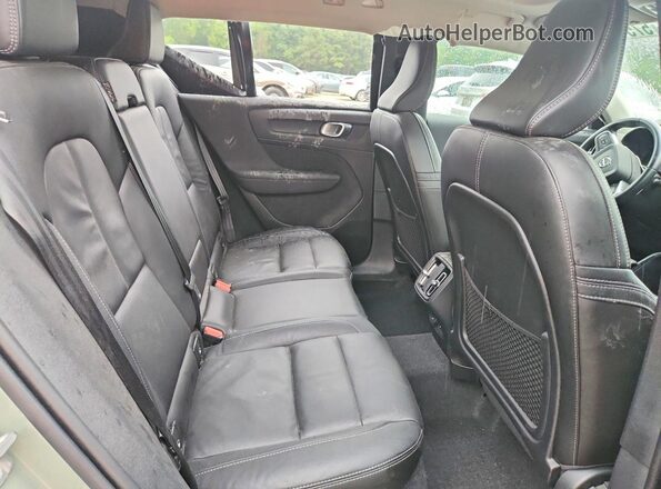 YV4L12UK5R2215860 2024 VOLVO XC40 Green უკანა სალონის ხედი